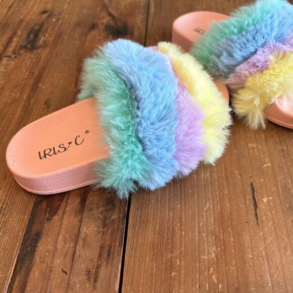 Iris C Furry Slides Faux Fur Rainbow Plush Pink Slipper Size 11 - Picture 6 of 10